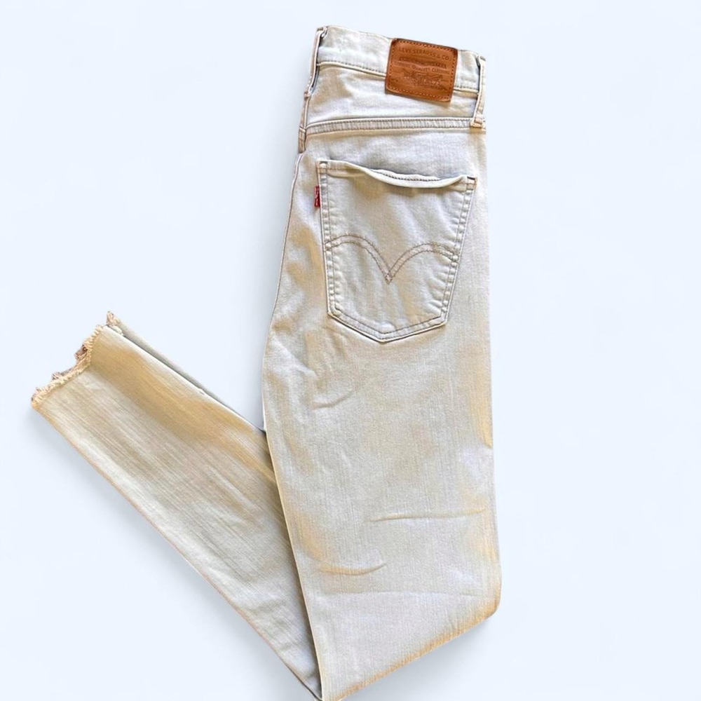 Levi's Mile High Super Skinny high-waisted light wash blue jeans • size: 28 X 30 - Picture 8 of 8